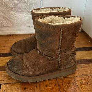 UGG classic short